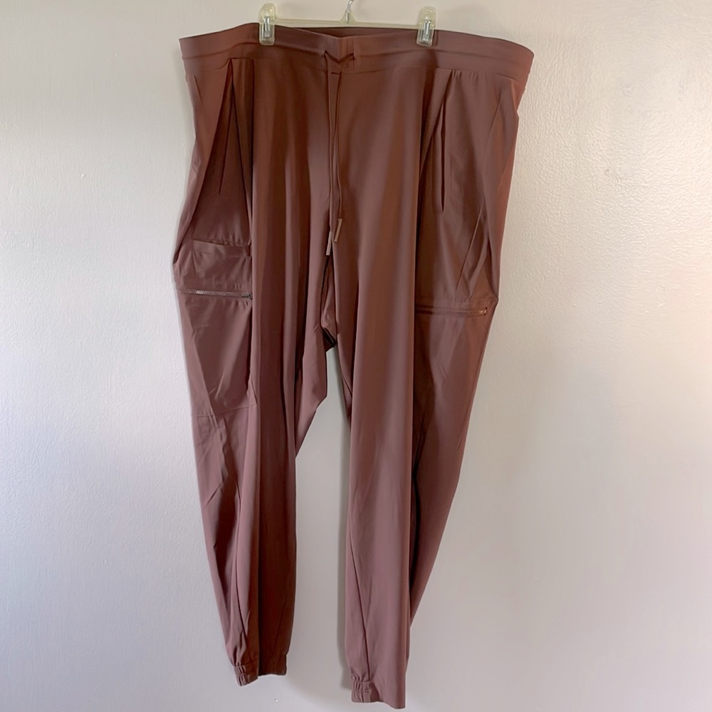 Athleta Venture Pant 20W.